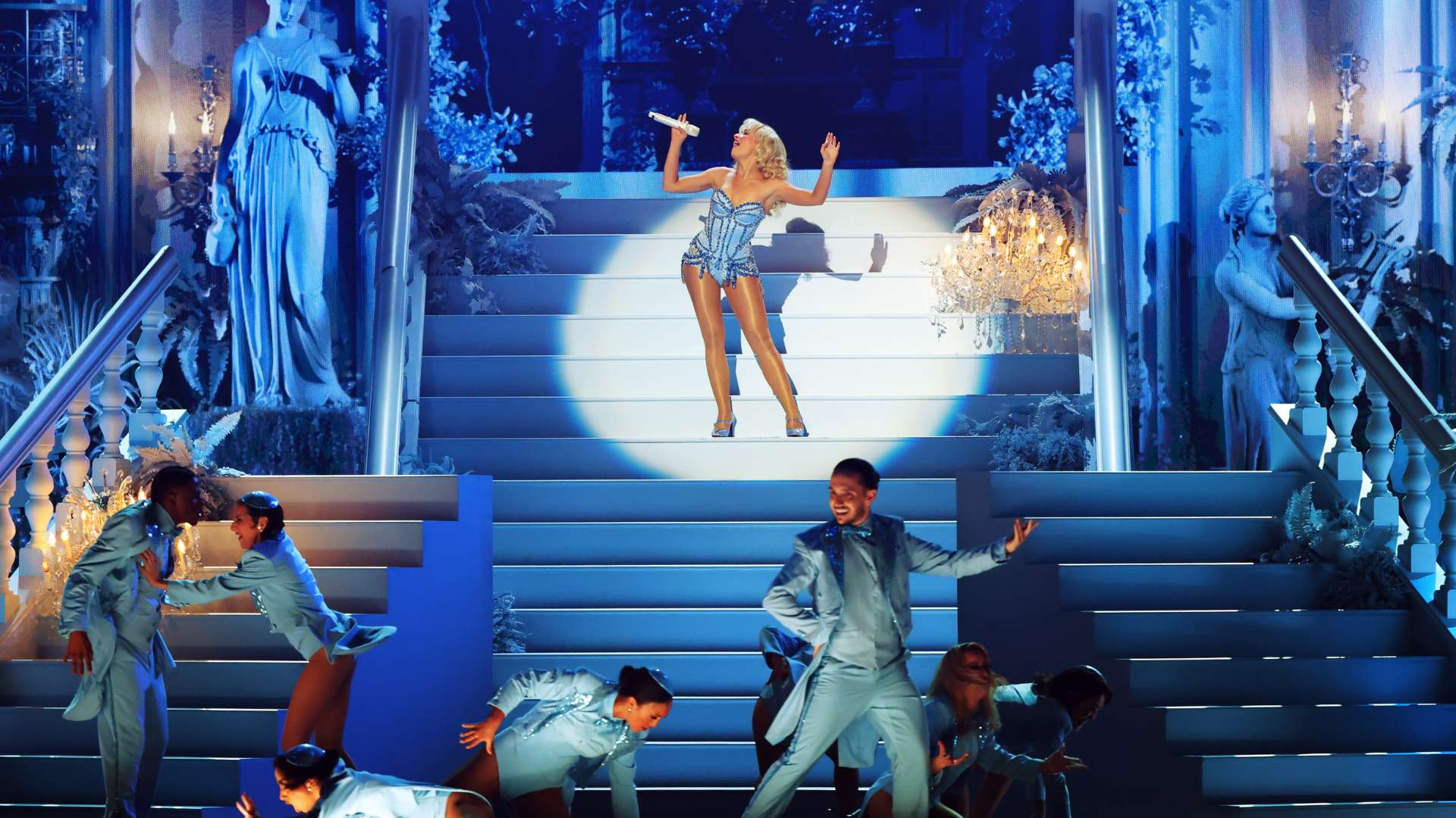 伊萨克近两 伊萨克近两