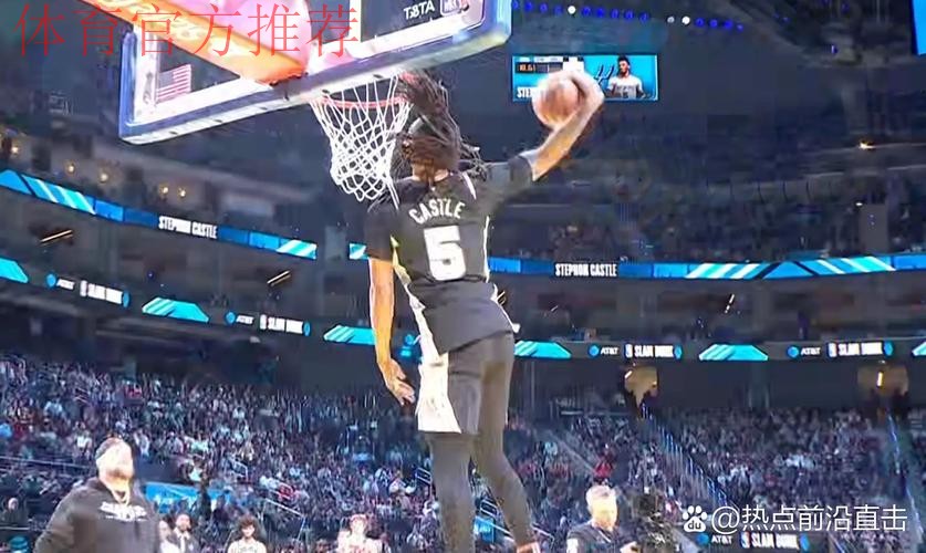 瓦塞尔抛送底线 卡斯尔暴起双手重扣 瓦塞尔抛送底线 卡斯尔暴起双手重扣