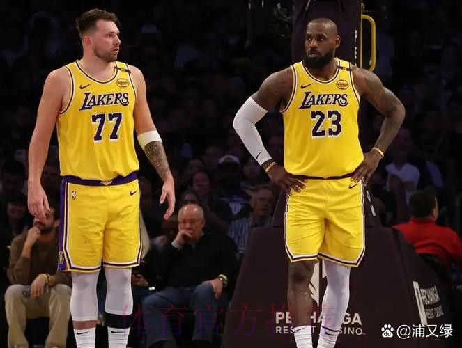 西媒:贝林为四前锋体系付出代价 他需要回撤防守 西媒:贝林为四前锋体系付出代价 他需要回撤防守